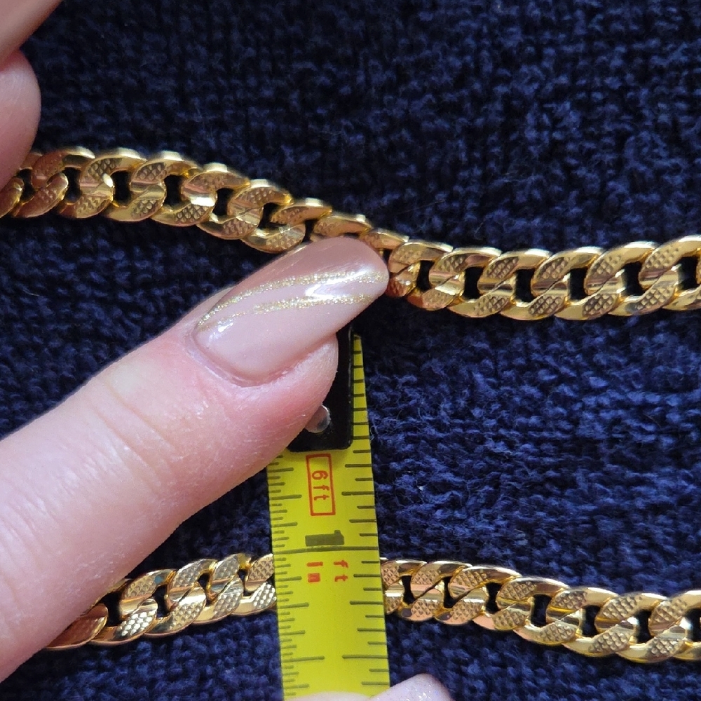 Gold Chunky Jewelry Accessory - Picture 2 of 11